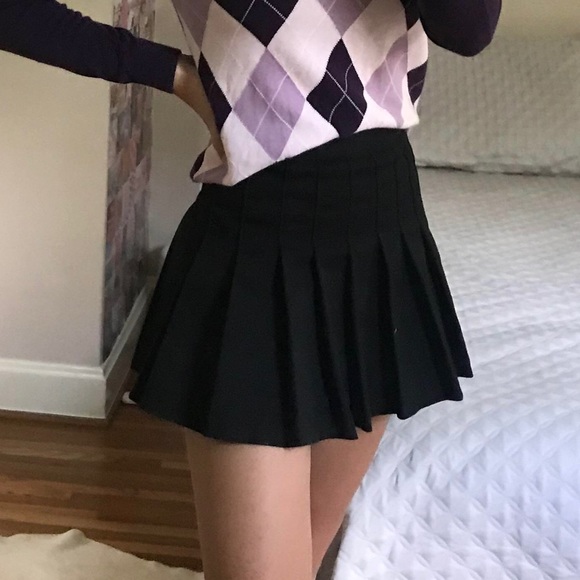 Brandy Melville Dana Skirt - Picture 1 of 3